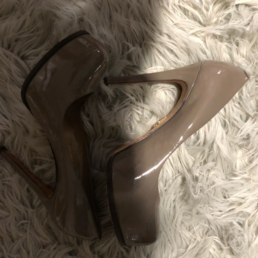 Gently worn Pour La Victour heels!